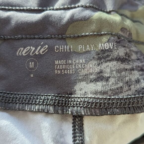 Aerie Campus Green and Gray camo work out leggings - Picture 4 of 5